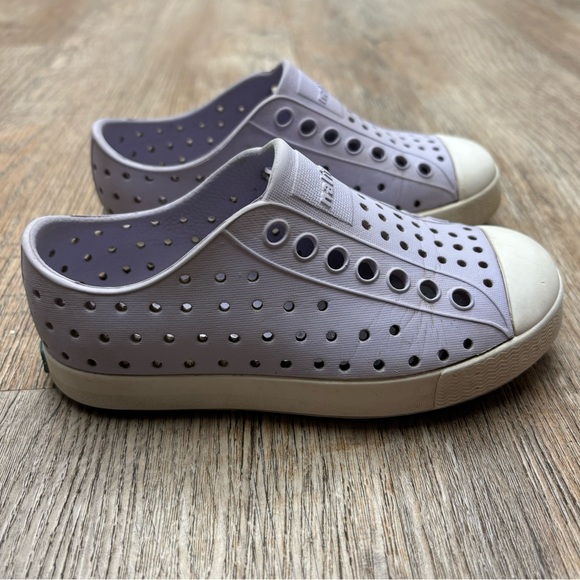 Native light purple shoe - Picture 5 of 7